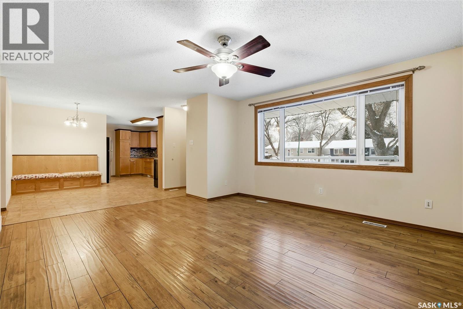 14 Milford Crescent, Regina, Saskatchewan  S4N 1K7 - Photo 5 - SK026340