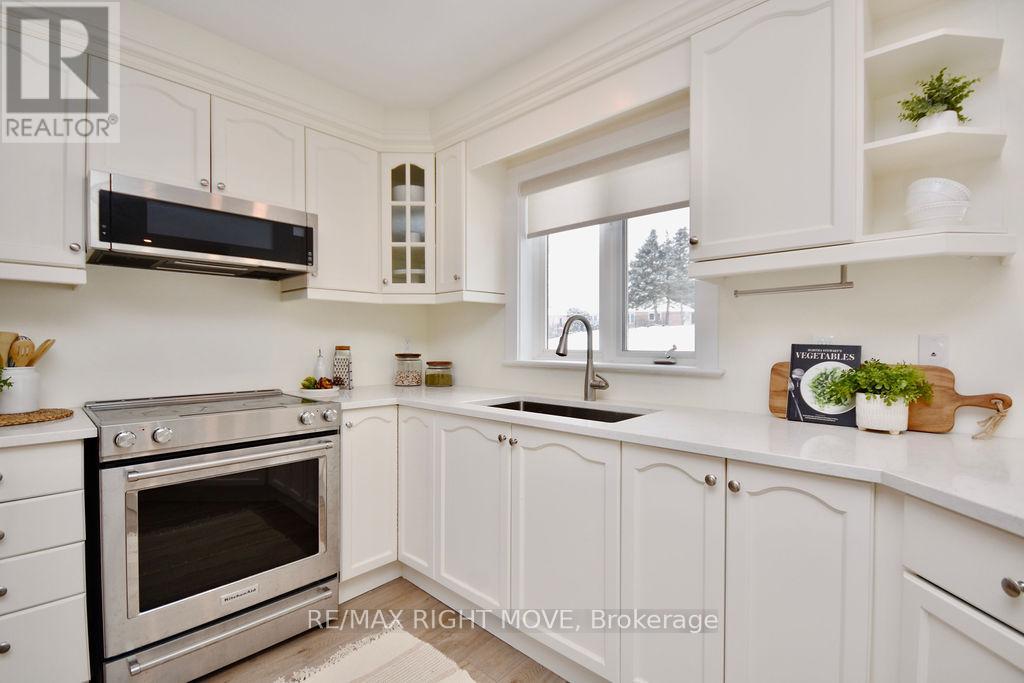 1348 Hawk Ridge Crescent, Severn, Ontario  L3V 6H4 - Photo 11 - S12672282