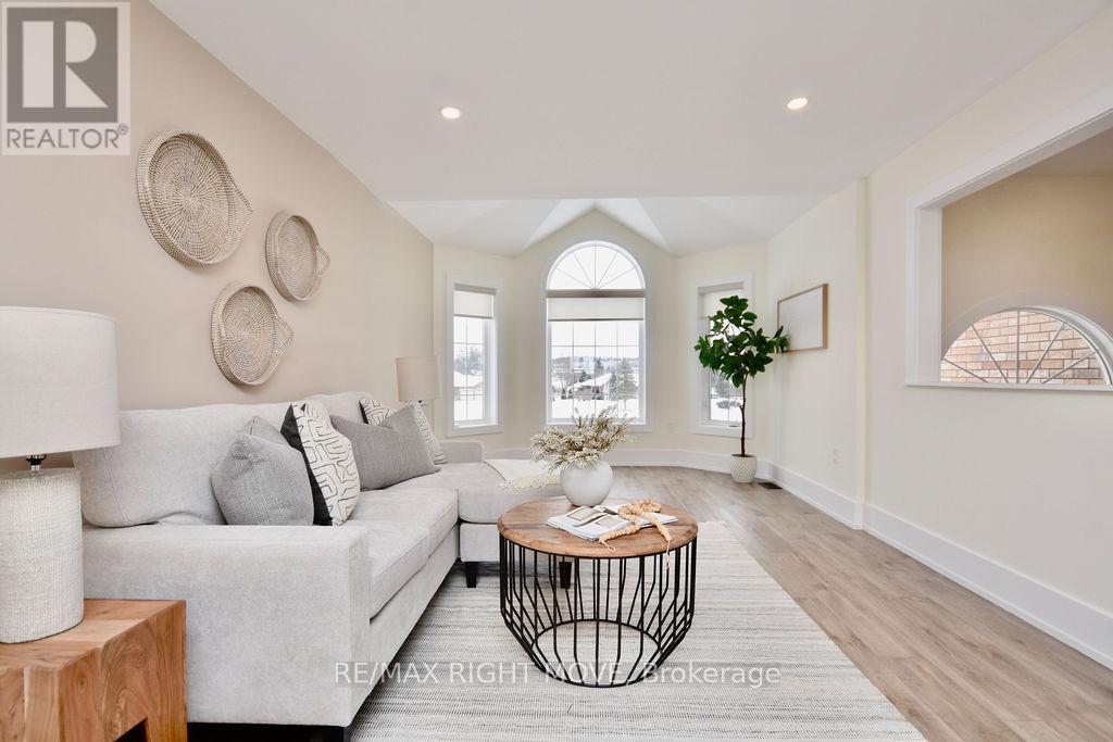 1348 Hawk Ridge Crescent, Severn, Ontario  L3V 6H4 - Photo 4 - S12672282