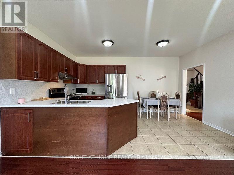 37 Watchman Road, Brampton, Ontario  L6P 2L6 - Photo 2 - W12672092