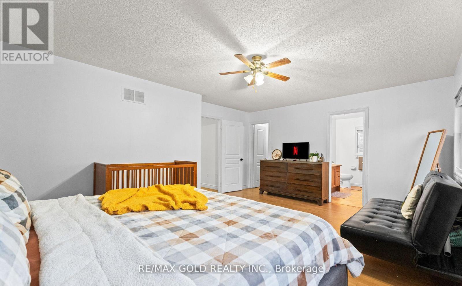 7 Gardenbrooke Trail, Brampton, Ontario  L6P 3L1 - Photo 21 - W12672104