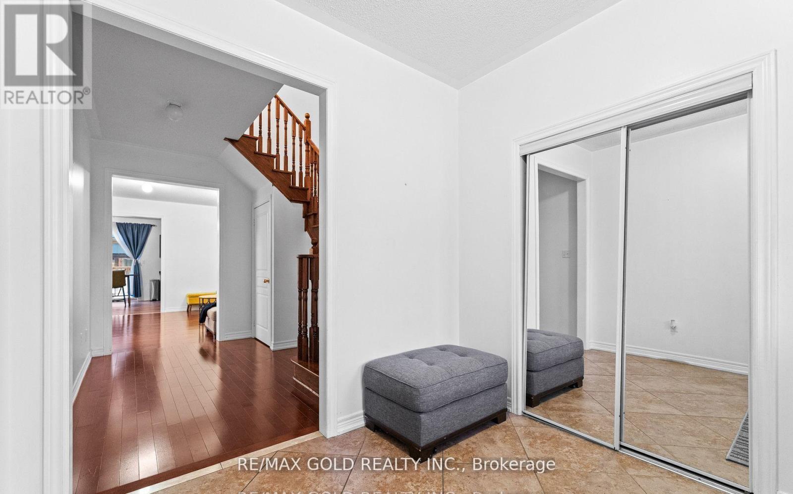 7 Gardenbrooke Trail, Brampton, Ontario  L6P 3L1 - Photo 8 - W12672104