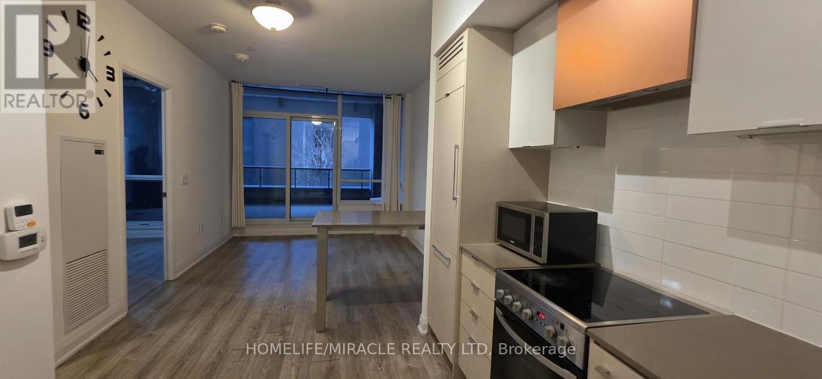 201 - 26 Gibbs Road, Toronto, Ontario  M9B 0E3 - Photo 2 - W12672126