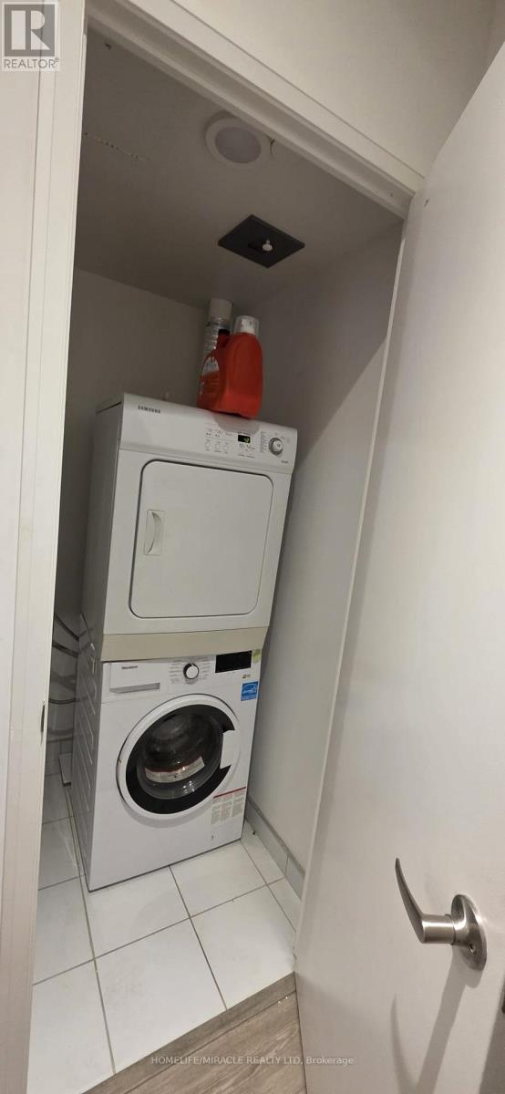 201 - 26 Gibbs Road, Toronto, Ontario  M9B 0E3 - Photo 9 - W12672126