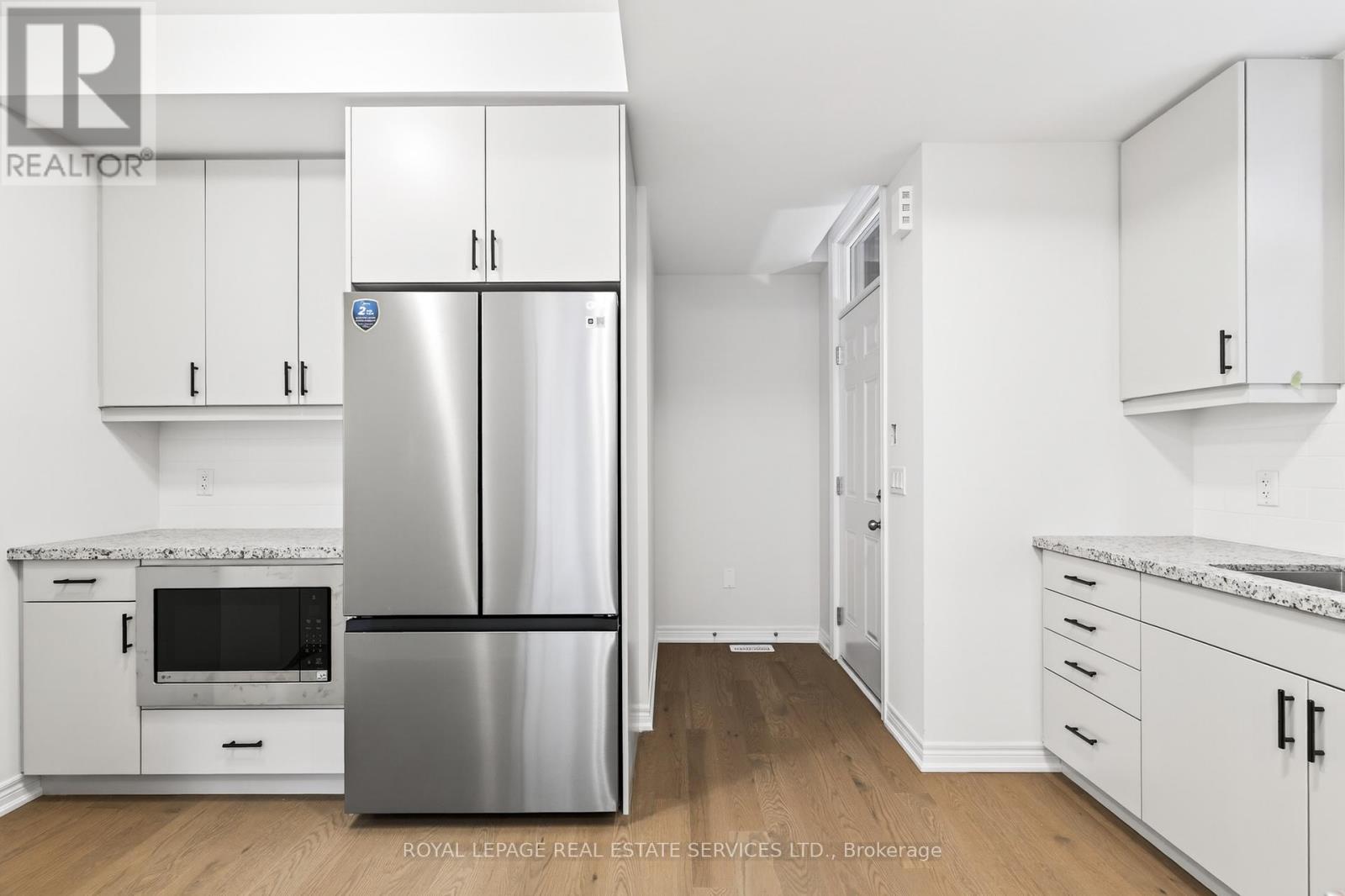 Unit B - 3211 Sixth Line, Oakville, Ontario  L6H 0V8 - Photo 5 - W12672188