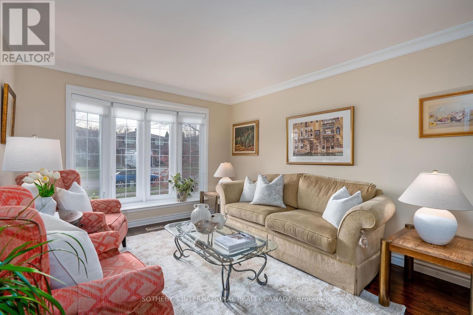 1599 Hermant Court, Mississauga, Ontario  L5H 3T1 - Photo 2 - W12672204