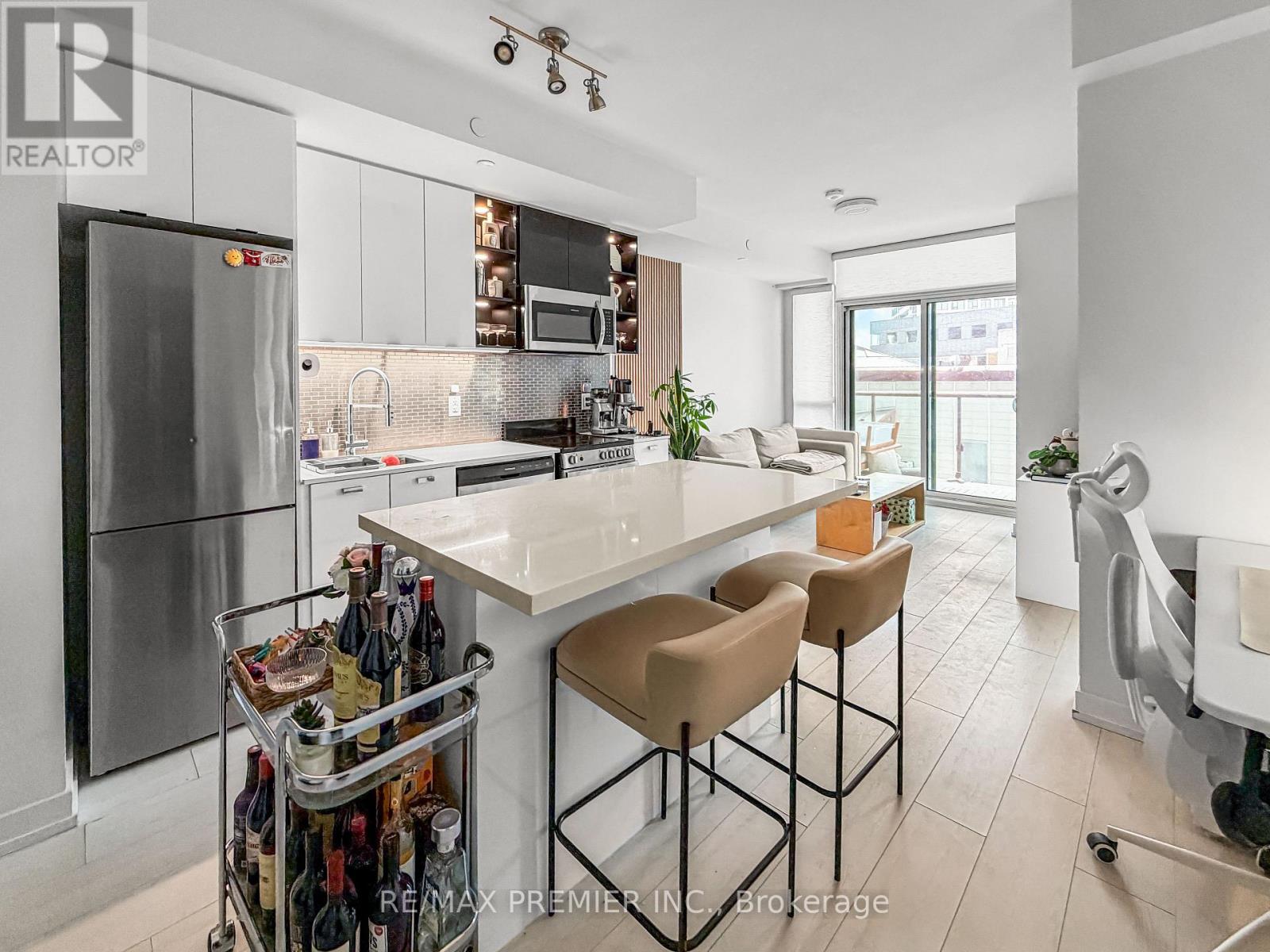 503 - 10 De Boers Drive, Toronto, Ontario  M3J 0L6 - Photo 4 - W12672212