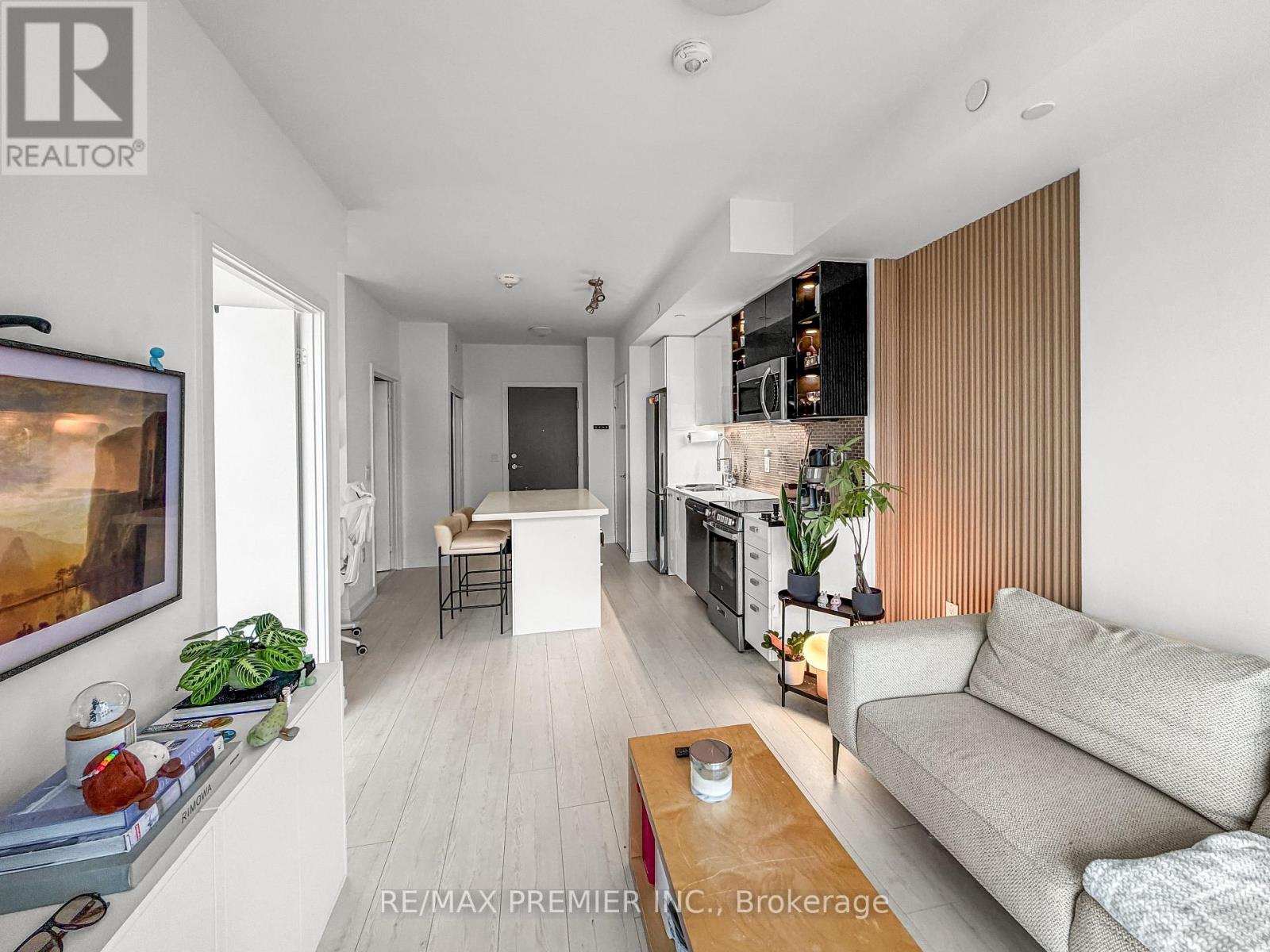 503 - 10 De Boers Drive, Toronto, Ontario  M3J 0L6 - Photo 8 - W12672212