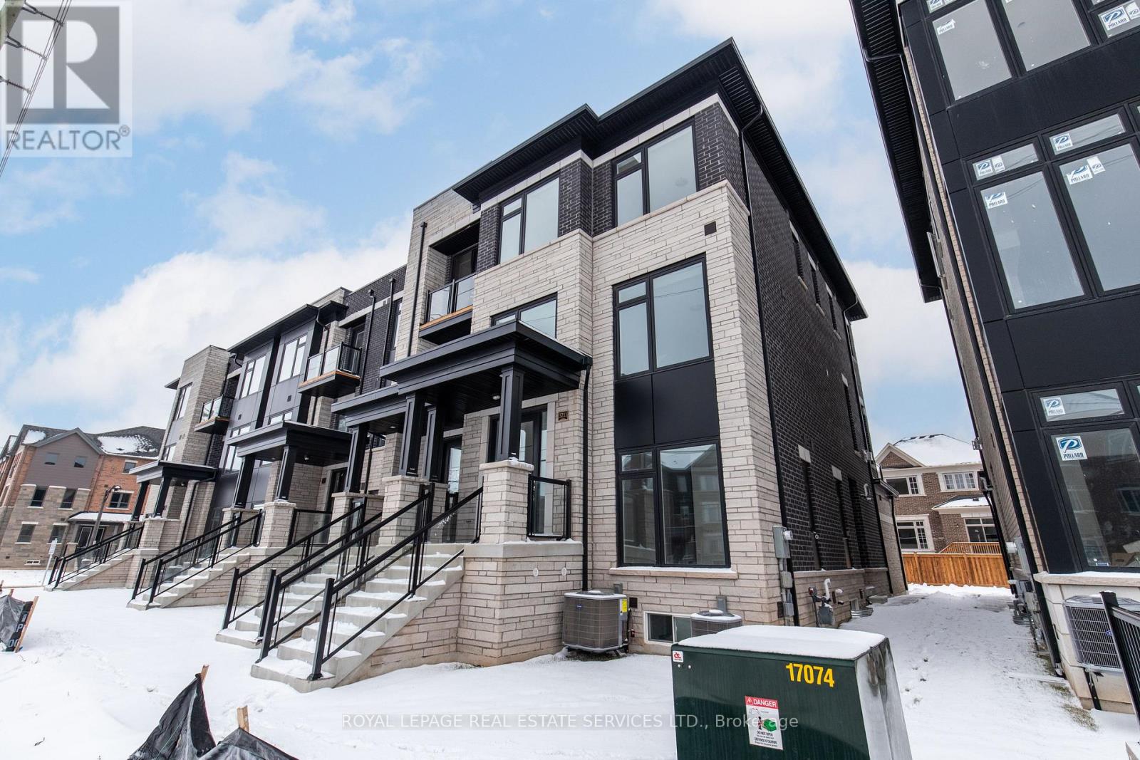 Unit A - 3211 Sixth Line, Oakville, Ontario  L6H 0V8 - Photo 2 - W12672216