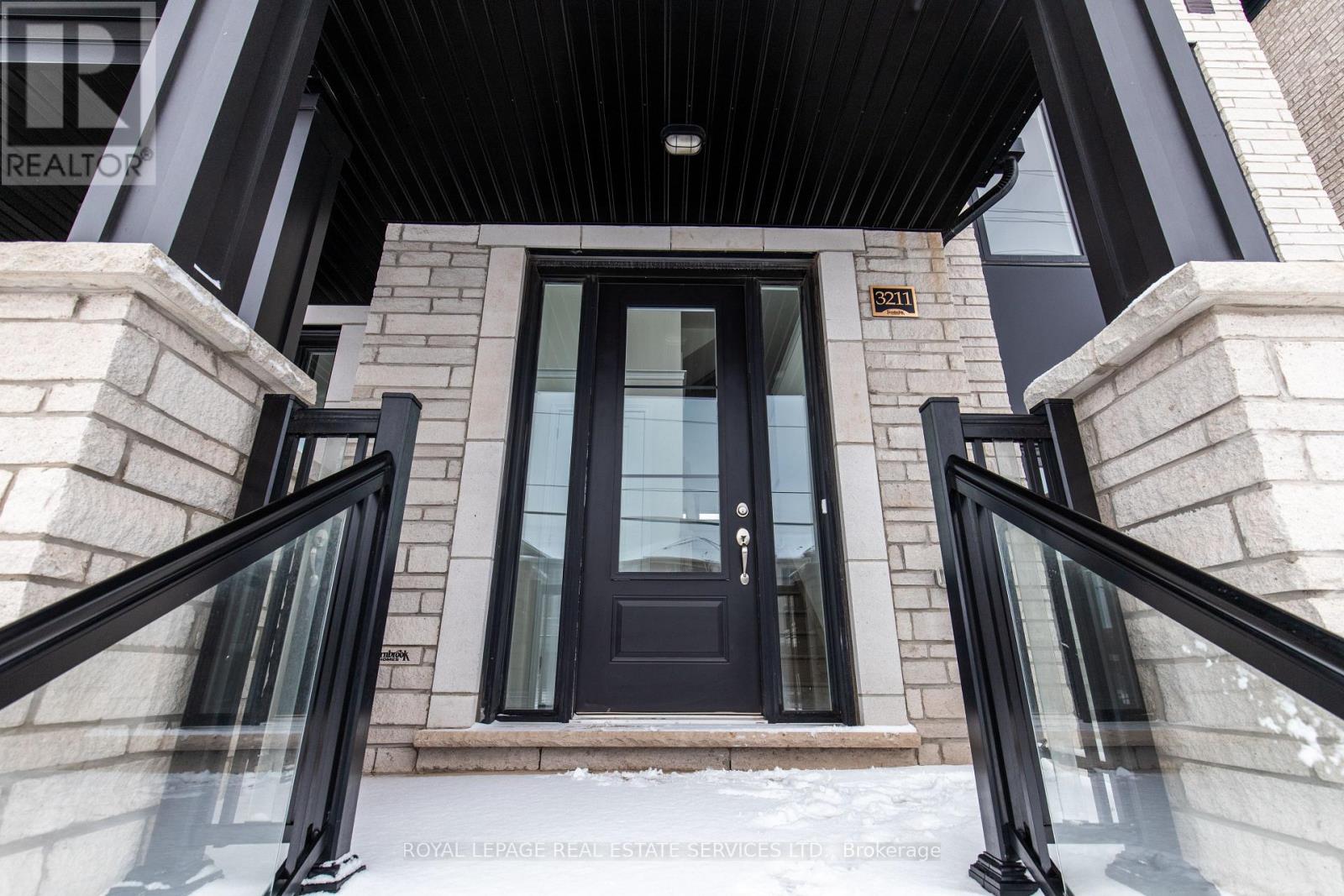 Unit A - 3211 Sixth Line, Oakville, Ontario  L6H 0V8 - Photo 3 - W12672216