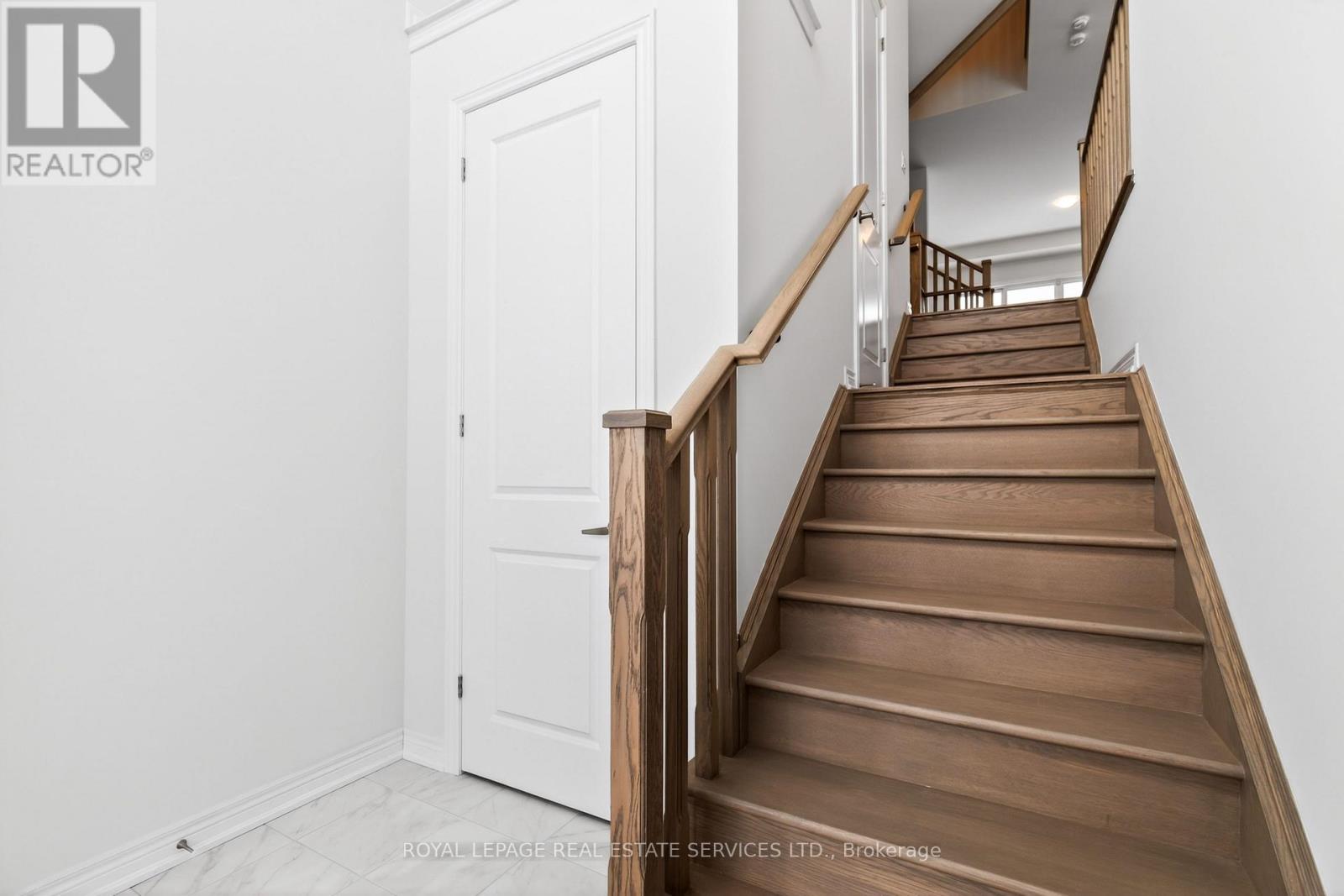 Unit A - 3211 Sixth Line, Oakville, Ontario  L6H 0V8 - Photo 4 - W12672216