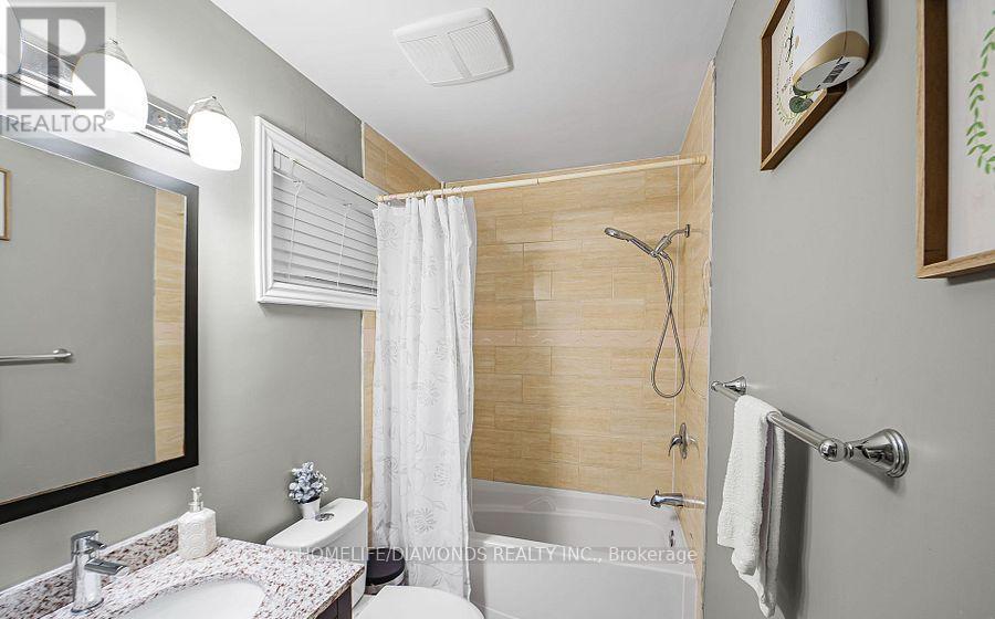 Upper - 16 Brisco Street, Brampton, Ontario  L6V 1W8 - Photo 13 - W12672218