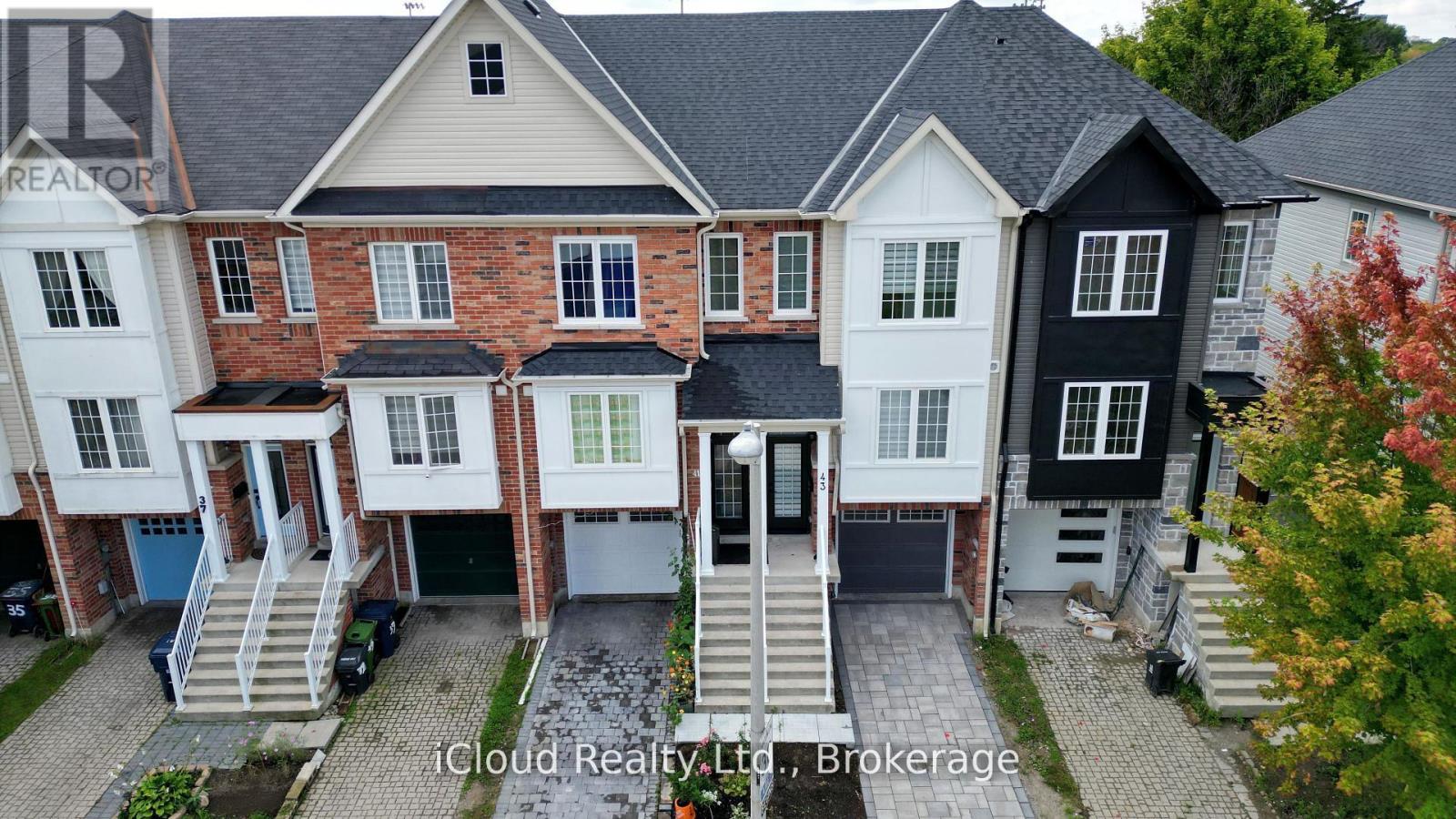 43 Mantello Drive, Toronto, Ontario  M3J 0H6 - Photo 3 - W12672228