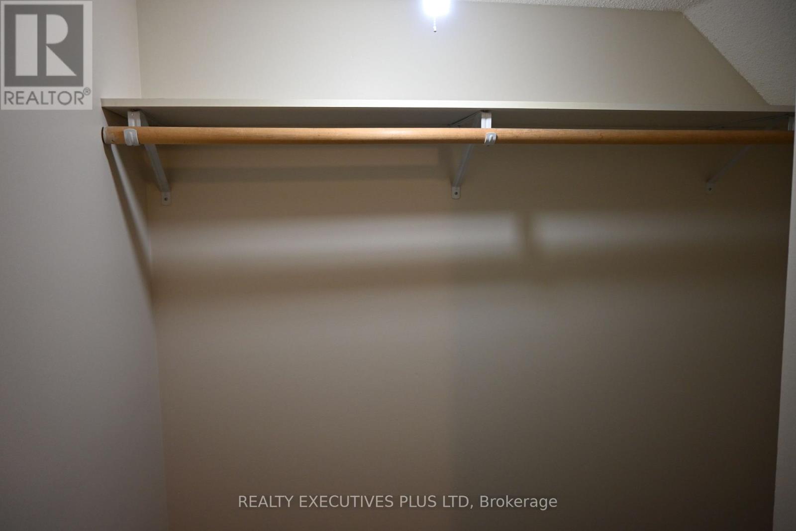 B - 43 Pear Tree Mews, Toronto, Ontario  M6P 4H2 - Photo 14 - W12672274