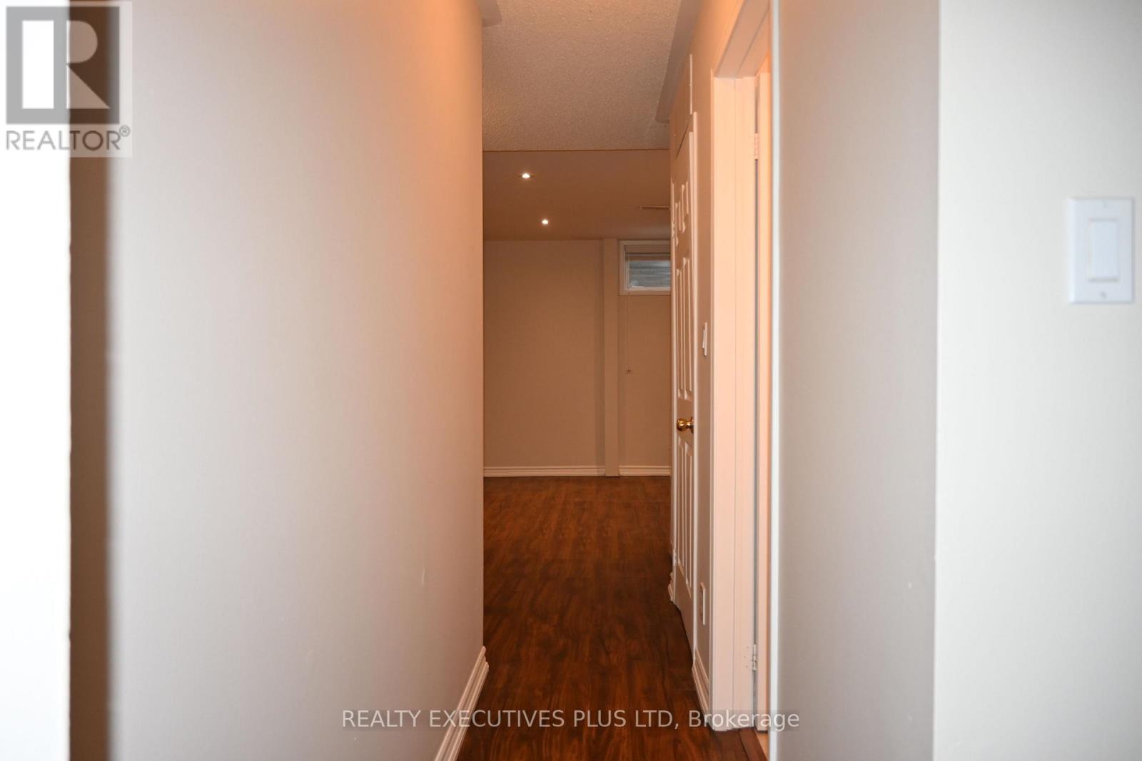 B - 43 Pear Tree Mews, Toronto, Ontario  M6P 4H2 - Photo 15 - W12672274