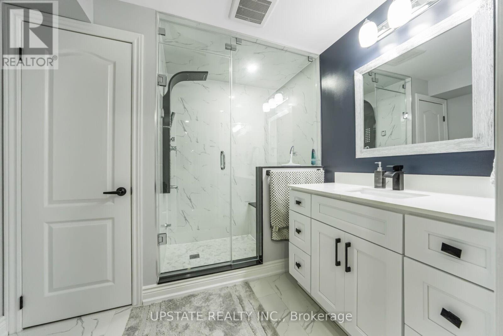 105 Royal West Drive, Brampton, Ontario  L6X 0V6 - Photo 37 - W12672276