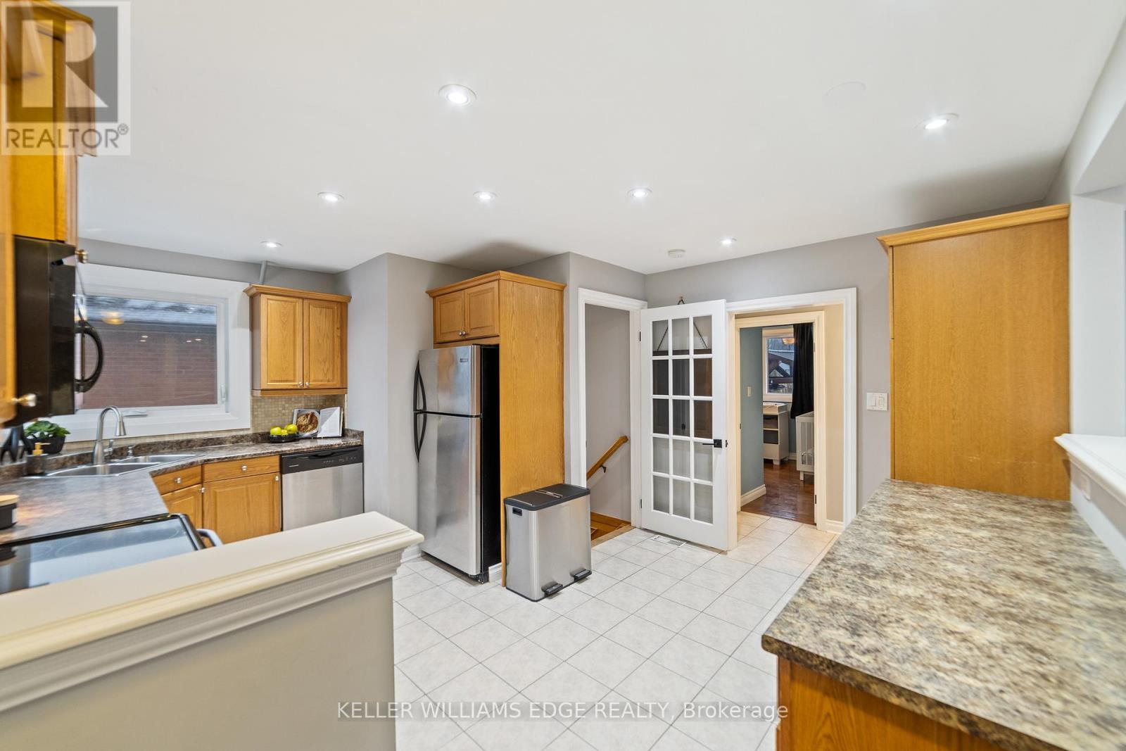 1434 Mountain Grove Avenue, Burlington, Ontario  L7P 2H3 - Photo 7 - W12672314