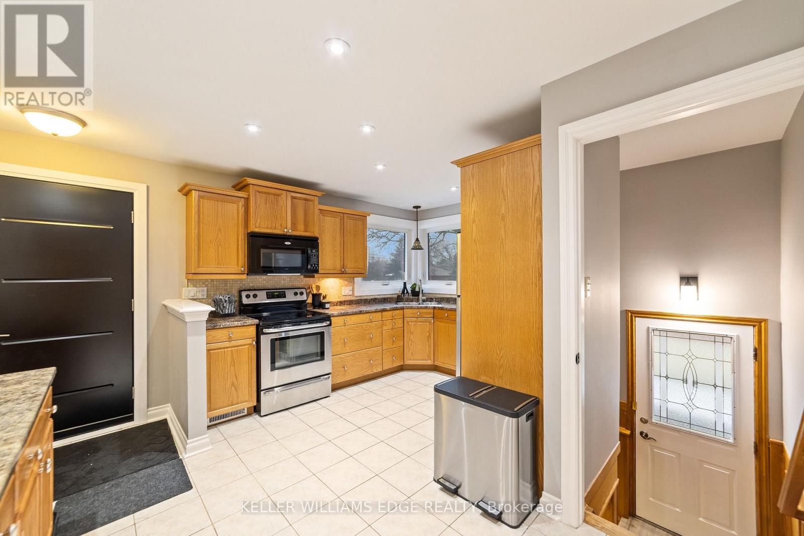 1434 Mountain Grove Avenue, Burlington, Ontario  L7P 2H3 - Photo 8 - W12672314