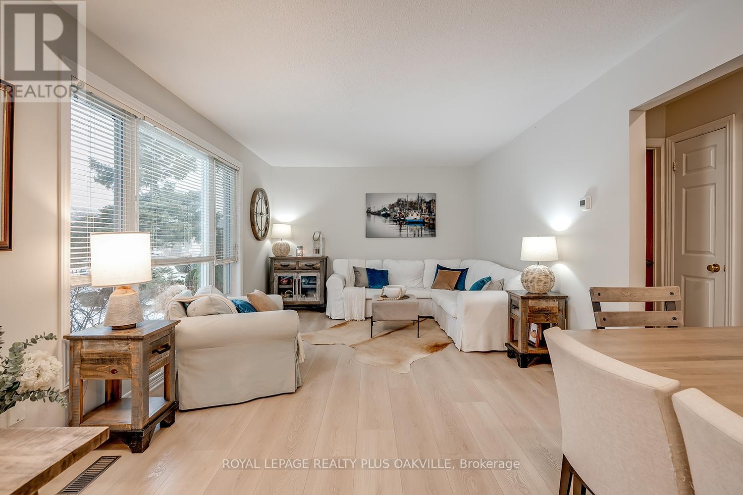 1343 Janina Boulevard, Burlington, Ontario  L7P 1K5 - Photo 13 - W12672334