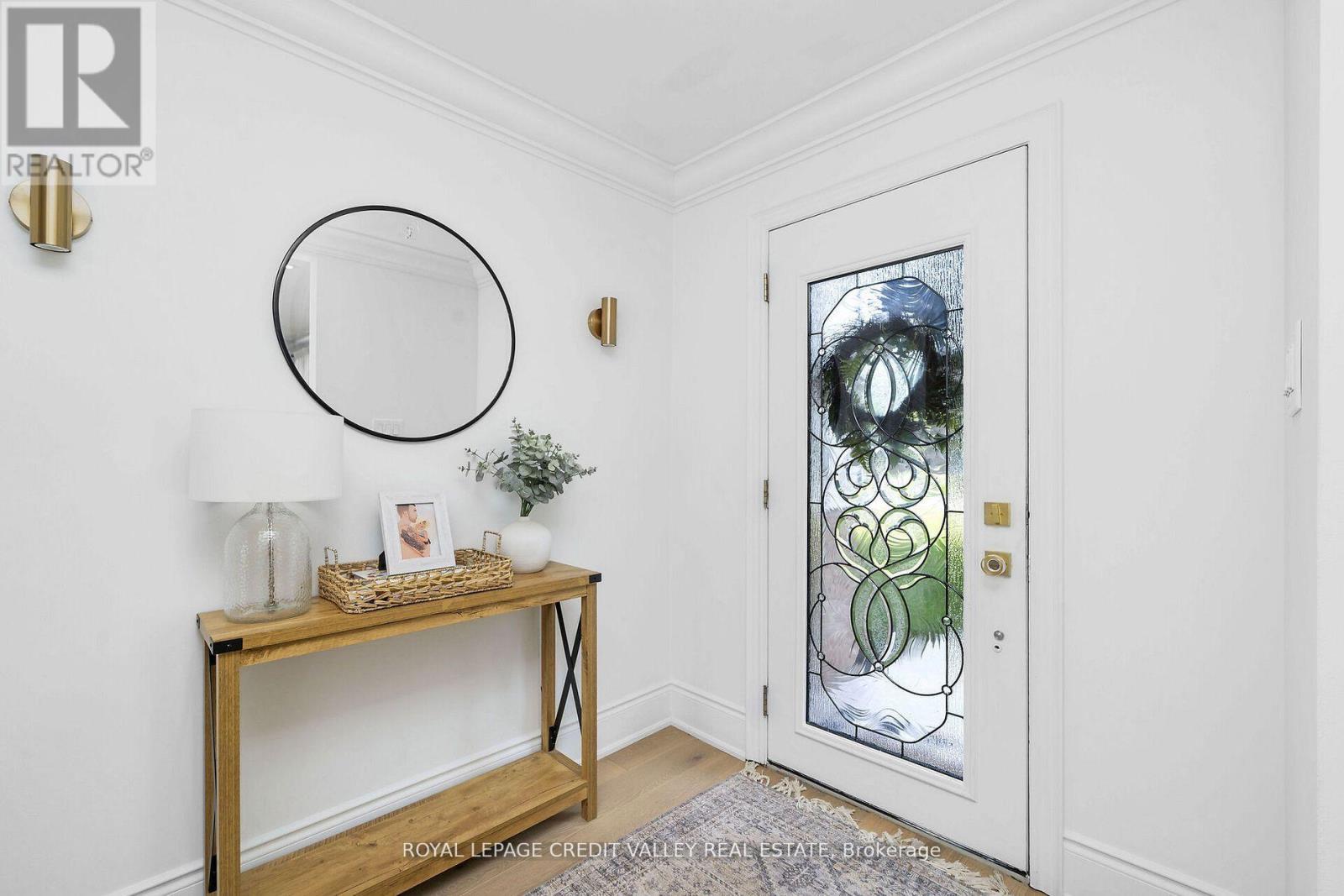 47 Larry Street, Caledon, Ontario  L7C 1K8 - Photo 4 - W12672378