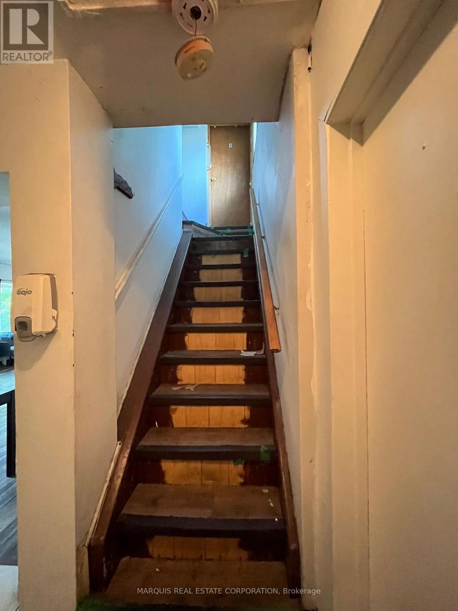 14 Cardell Avenue, Toronto, Ontario  M9N 1S5 - Photo 10 - W12672408