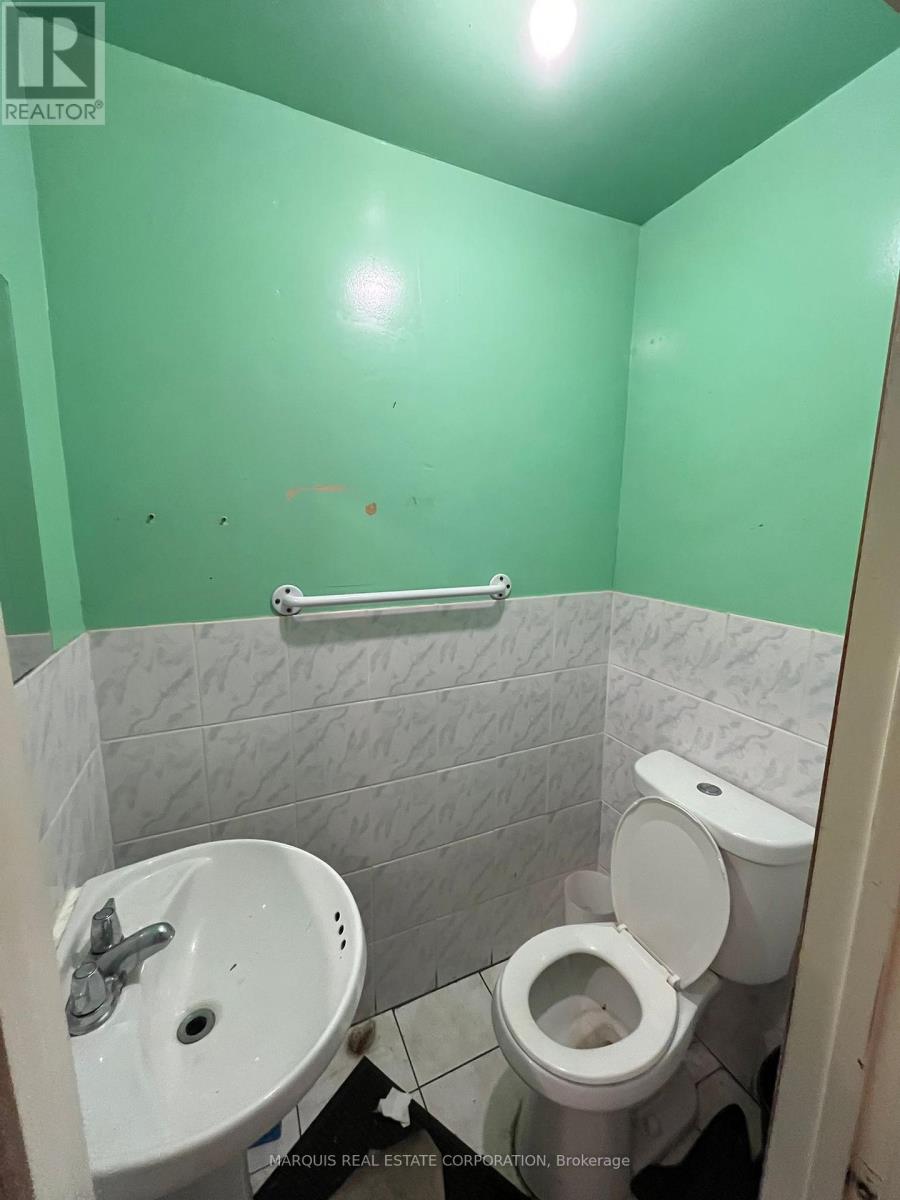 14 Cardell Avenue, Toronto, Ontario  M9N 1S5 - Photo 16 - W12672408