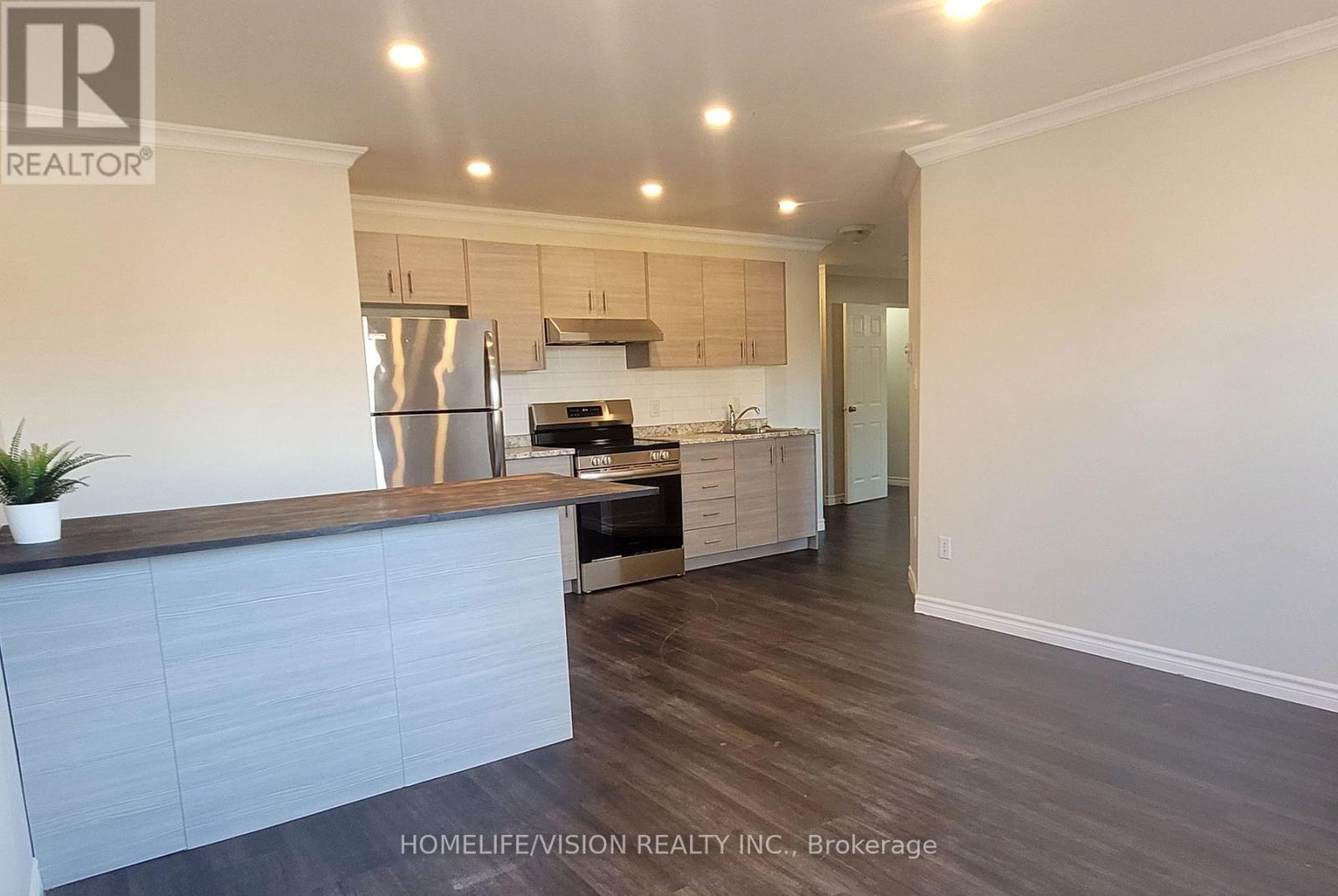 8 - 130 King Street E, Clarington, Ontario  L1C 1N7 - Photo 2 - E12492360