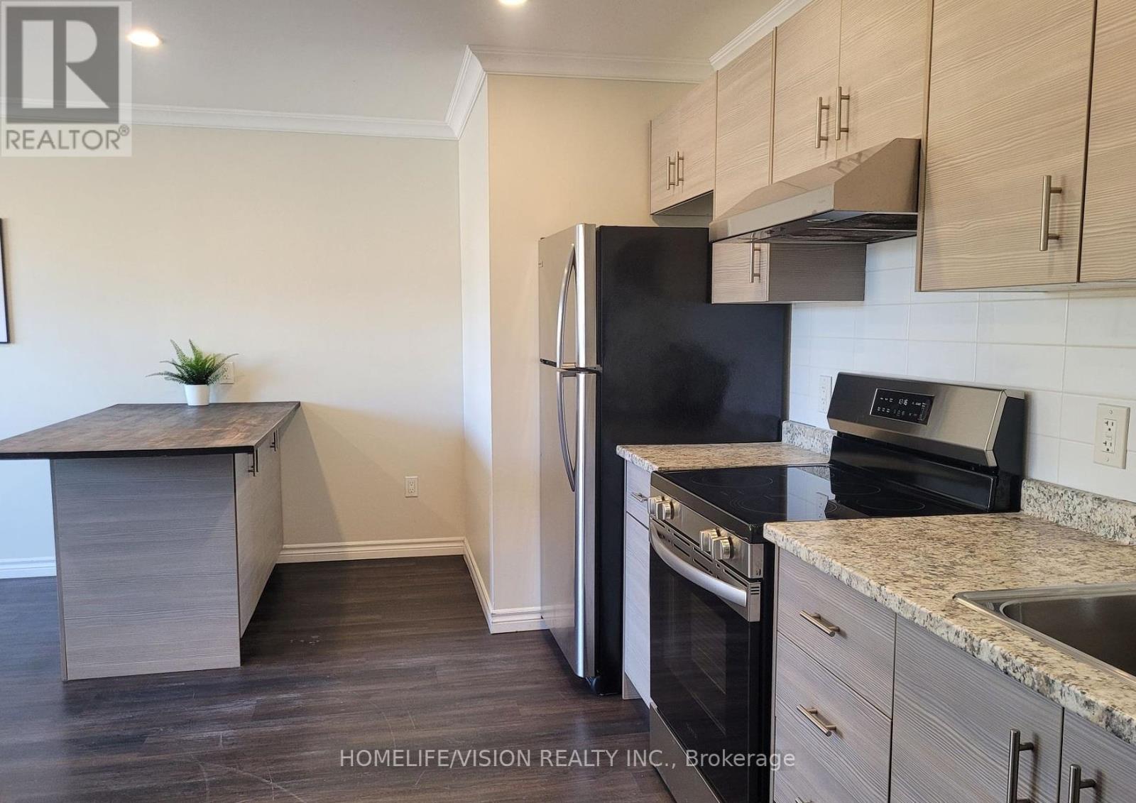 8 - 130 King Street E, Clarington, Ontario  L1C 1N7 - Photo 3 - E12492360