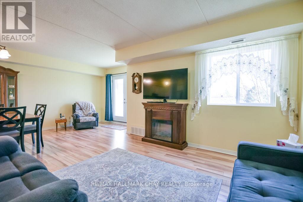 203 - 125 Bond Street, Orillia, Ontario  L3V 1J7 - Photo 11 - S12626934