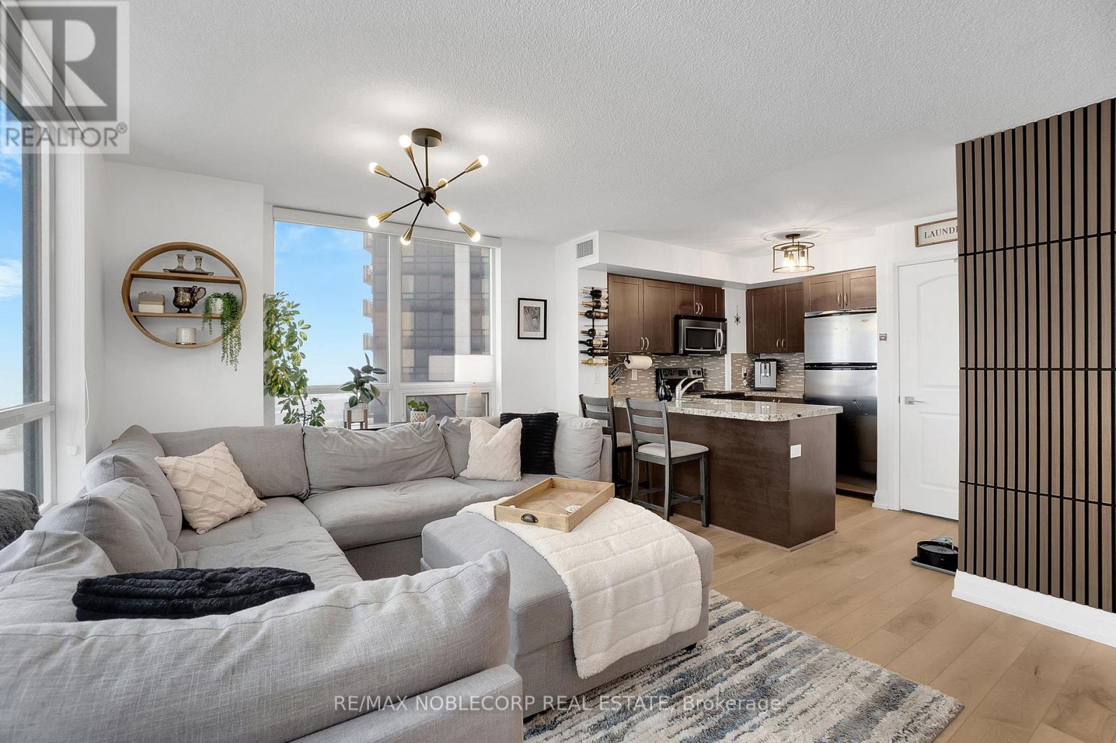 917 - 1060 SHEPPARD AVENUE W, toronto (york university heights), Ontario