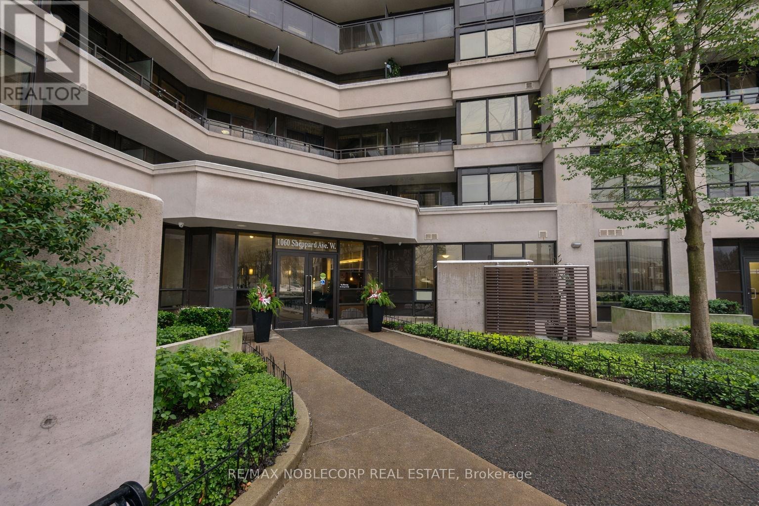 917 - 1060 Sheppard Avenue W, Toronto, Ontario M3J 0G7 - Photo 5 - W12671994