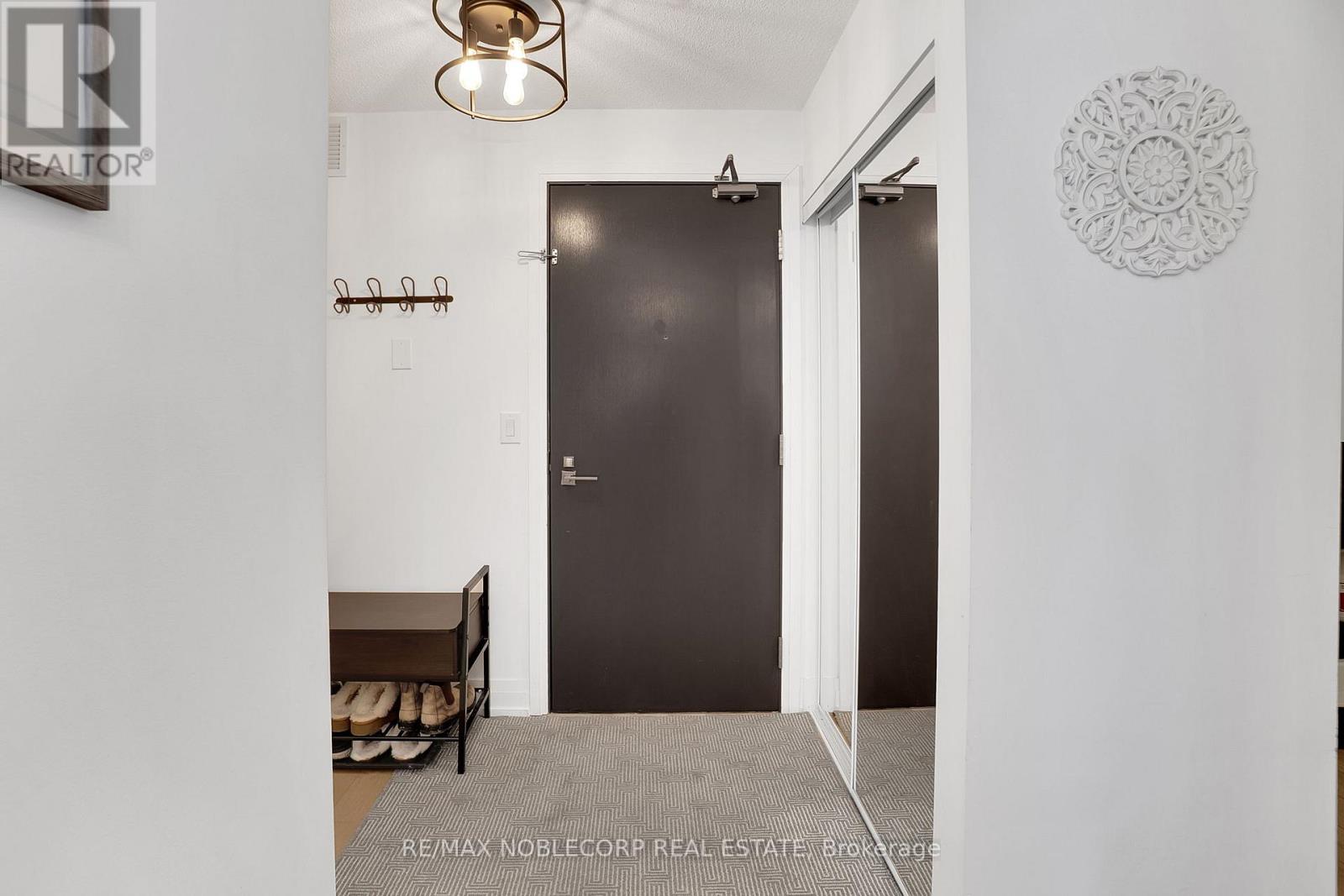 917 - 1060 Sheppard Avenue W, Toronto (York University Heights), Ontario  M3J 0G7 - Photo 8 - W12671994