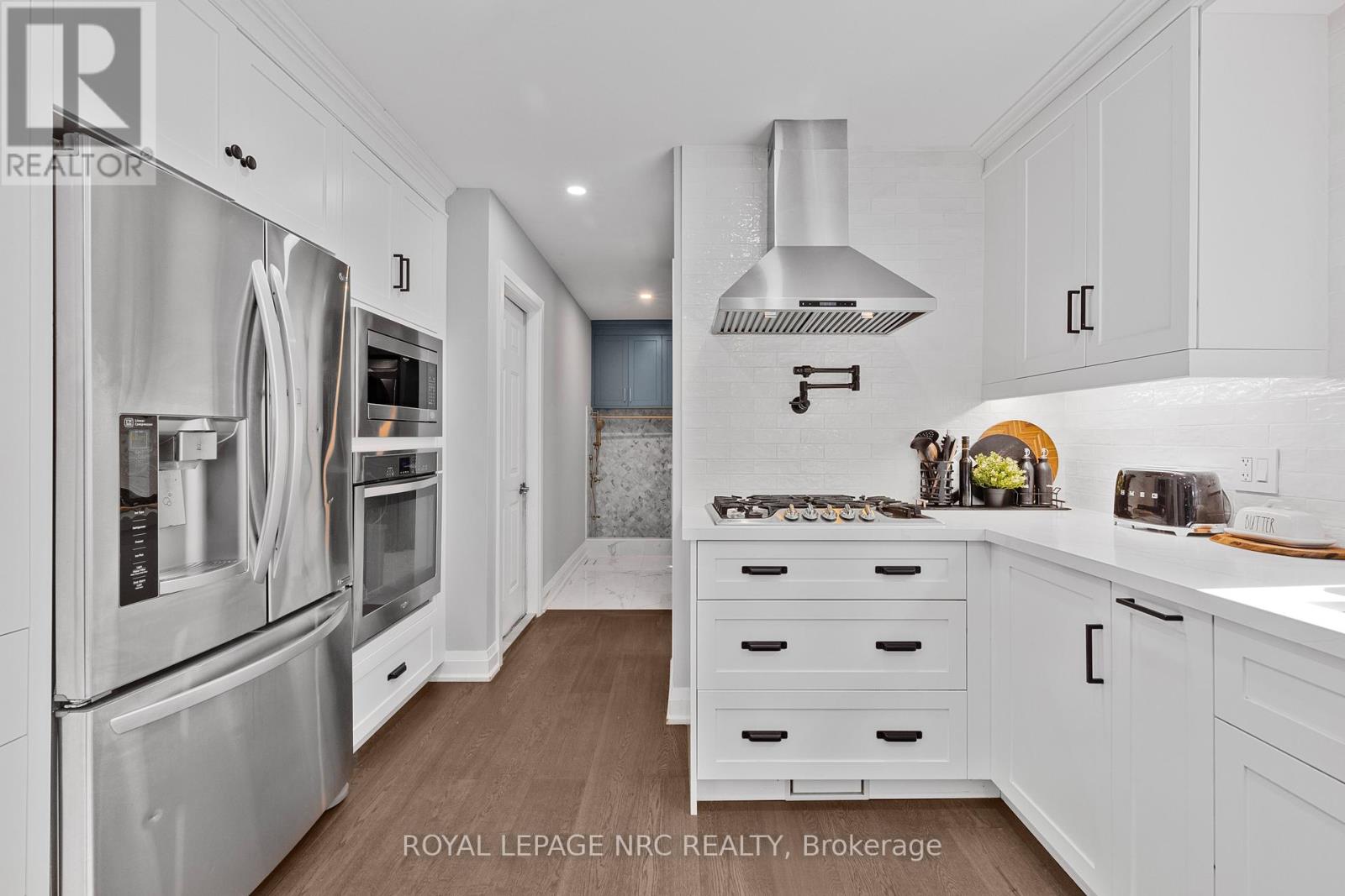 94 Dorchester Drive, Grimsby, Ontario  L3M 1A8 - Photo 14 - X12478342