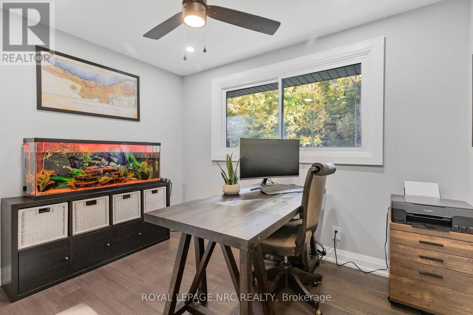 94 Dorchester Drive, Grimsby, Ontario  L3M 1A8 - Photo 36 - X12478342