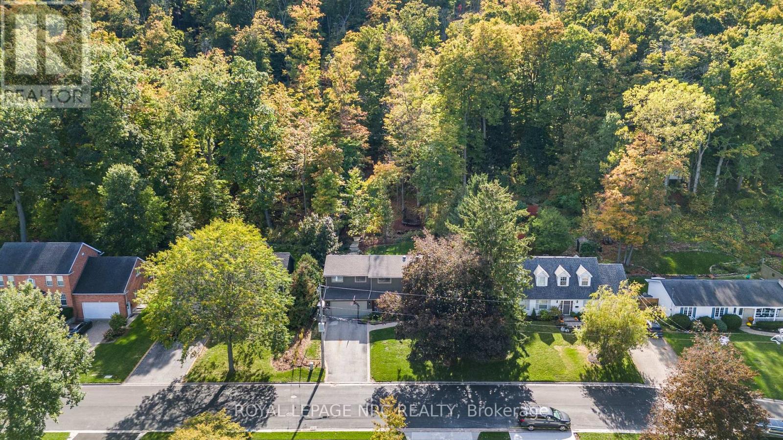 94 Dorchester Drive, Grimsby, Ontario  L3M 1A8 - Photo 49 - X12478342