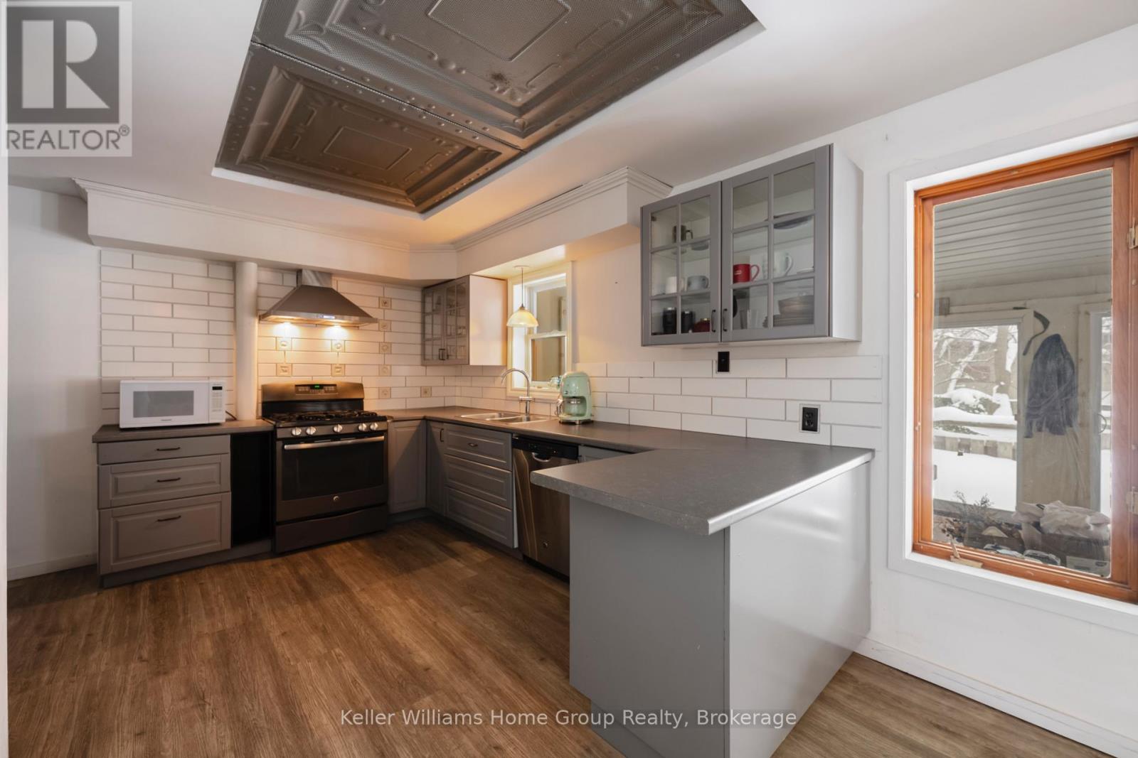 150 Wellington Street E, Wellington North (Mount Forest), Ontario  N0G 2L2 - Photo 16 - X12672456