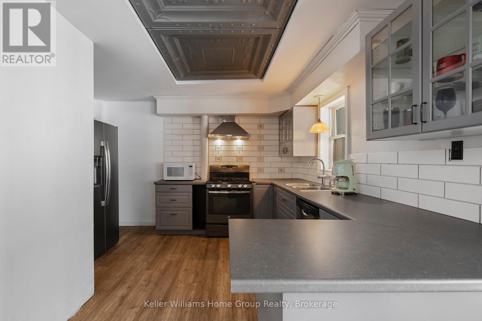 150 Wellington Street E, Wellington North (Mount Forest), Ontario  N0G 2L2 - Photo 17 - X12672456