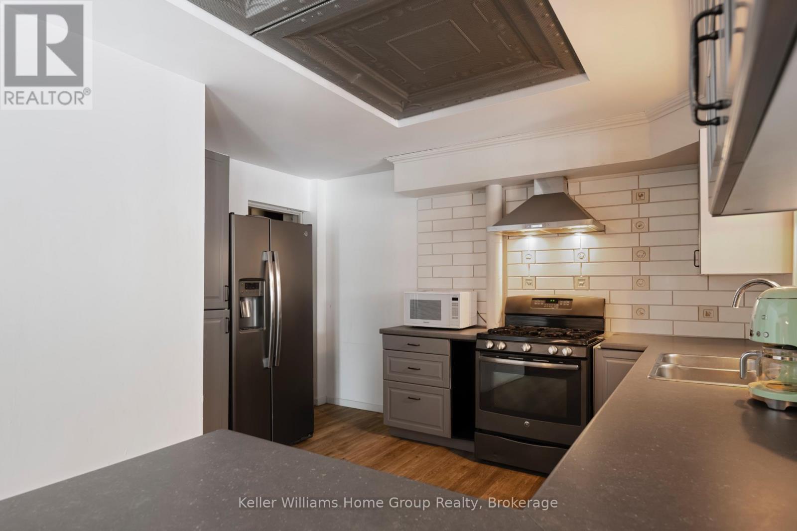 150 Wellington Street E, Wellington North (Mount Forest), Ontario  N0G 2L2 - Photo 18 - X12672456