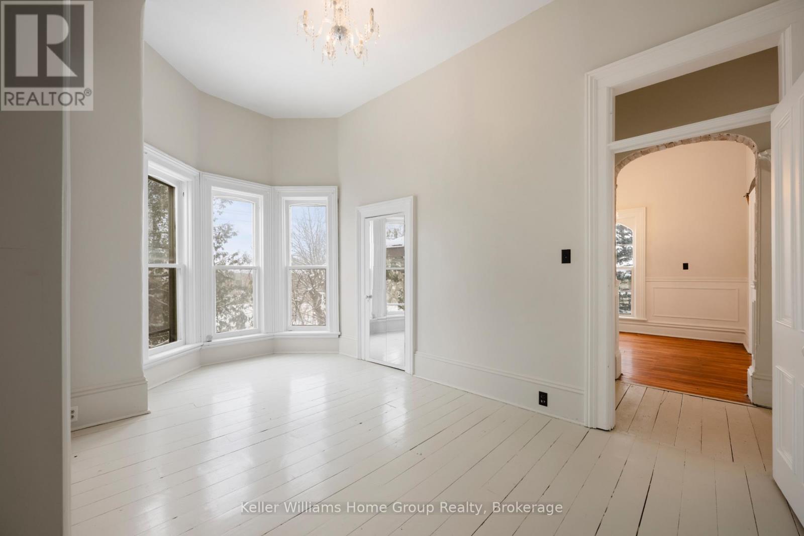 150 Wellington Street E, Wellington North (Mount Forest), Ontario  N0G 2L2 - Photo 28 - X12672456