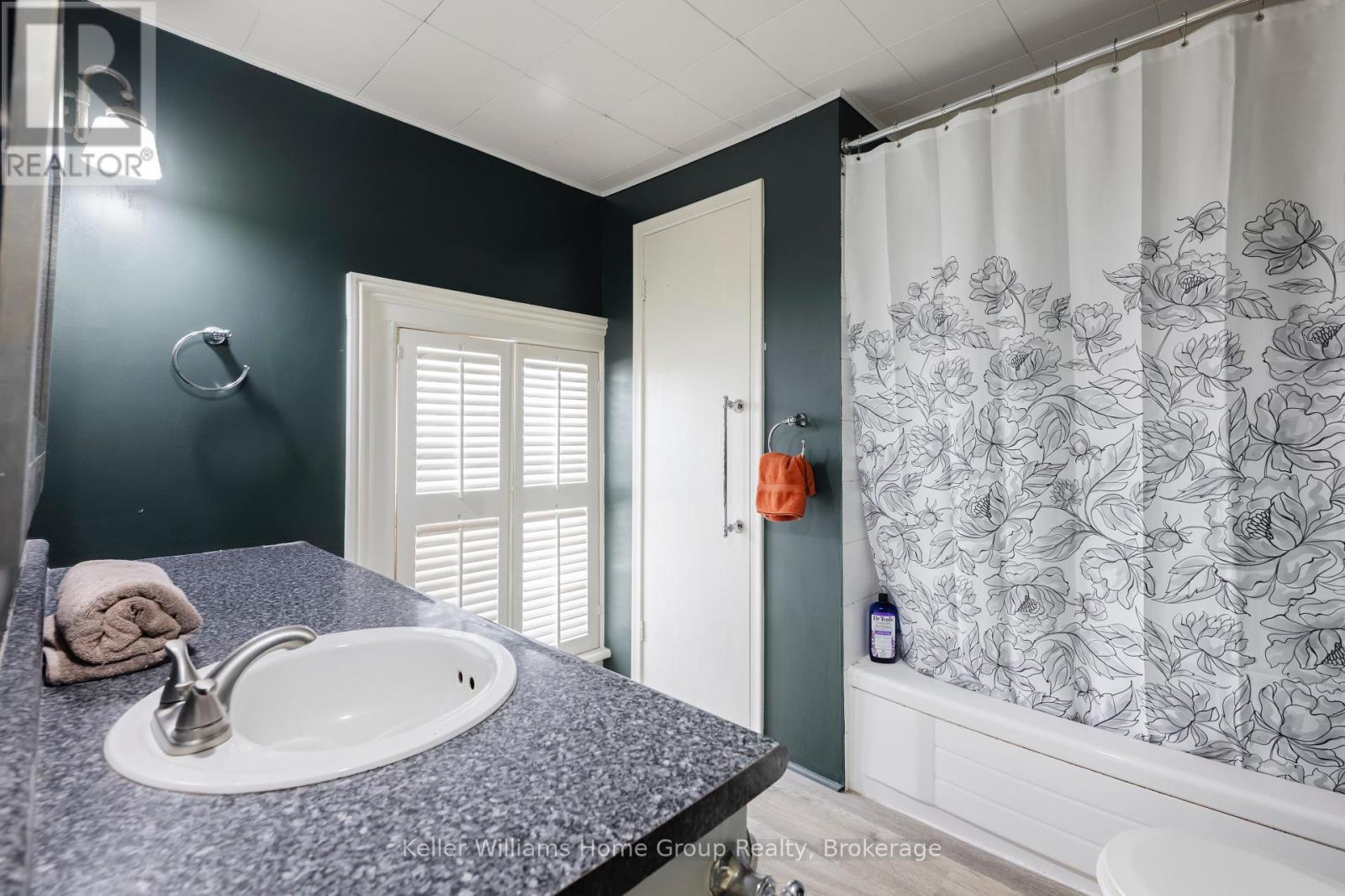 150 Wellington Street E, Wellington North (Mount Forest), Ontario  N0G 2L2 - Photo 31 - X12672456