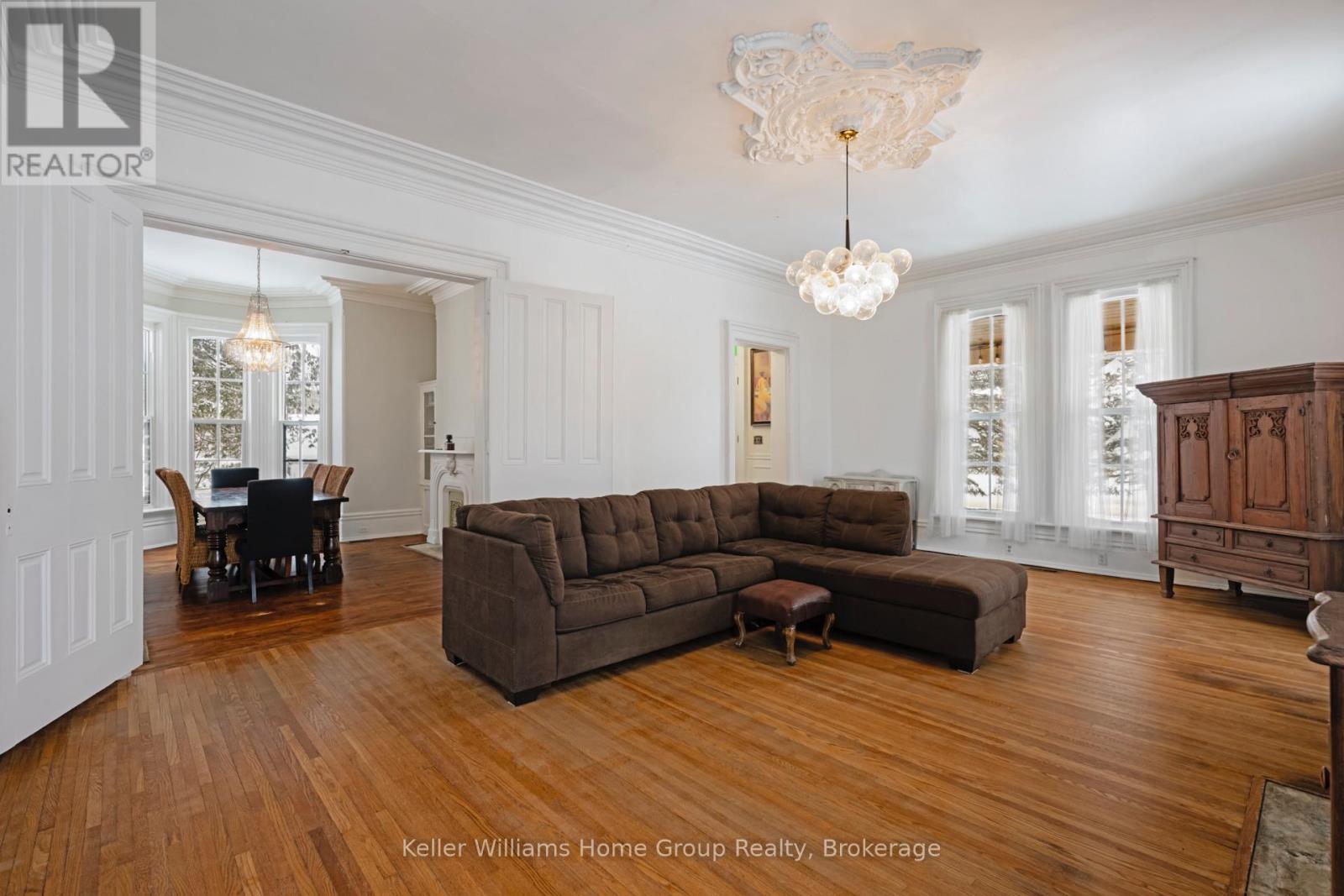 150 Wellington Street E, Wellington North (Mount Forest), Ontario  N0G 2L2 - Photo 6 - X12672456