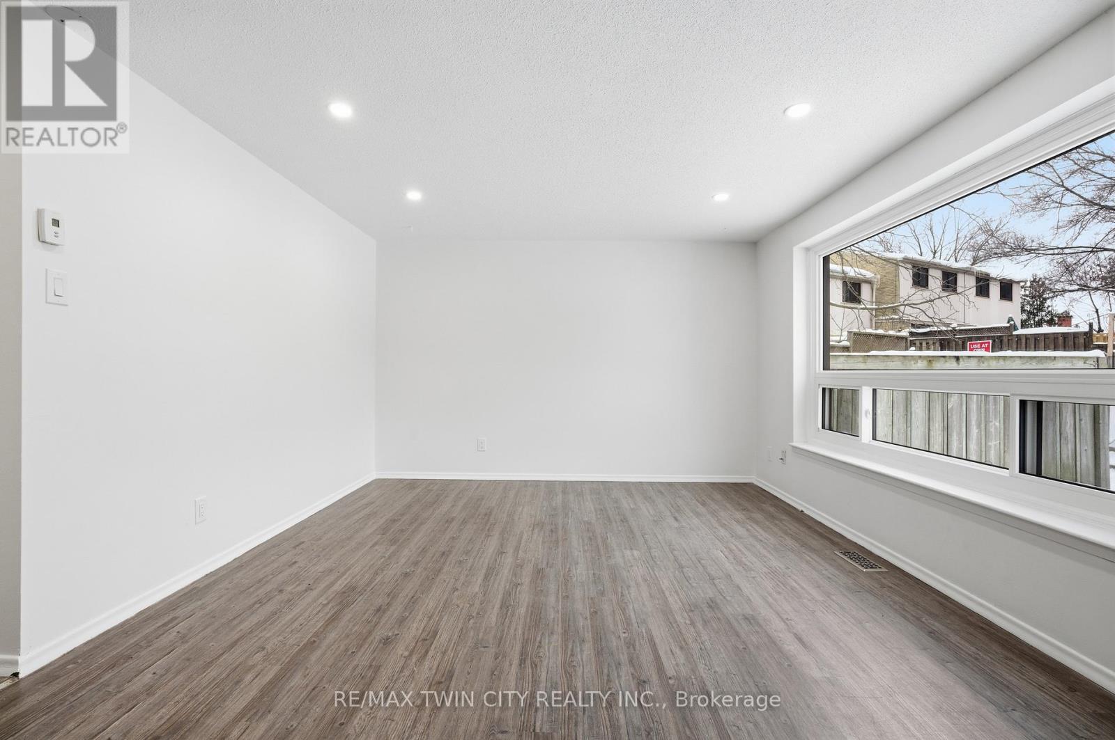 9 - 280 Thaler Avenue, Kitchener, Ontario  N2A 1R6 - Photo 6 - X12672096