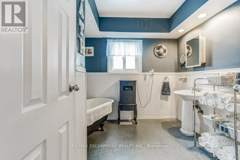 9188 Dickenson Road W, Hamilton, Ontario  L0R 1W0 - Photo 17 - X12672122