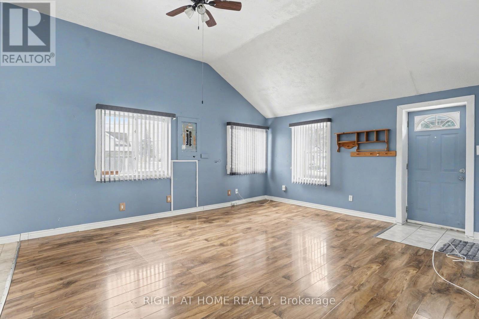 3852 Brunswick Avenue, Fort Erie, Ontario  L0S 1B0 - Photo 2 - X12672174