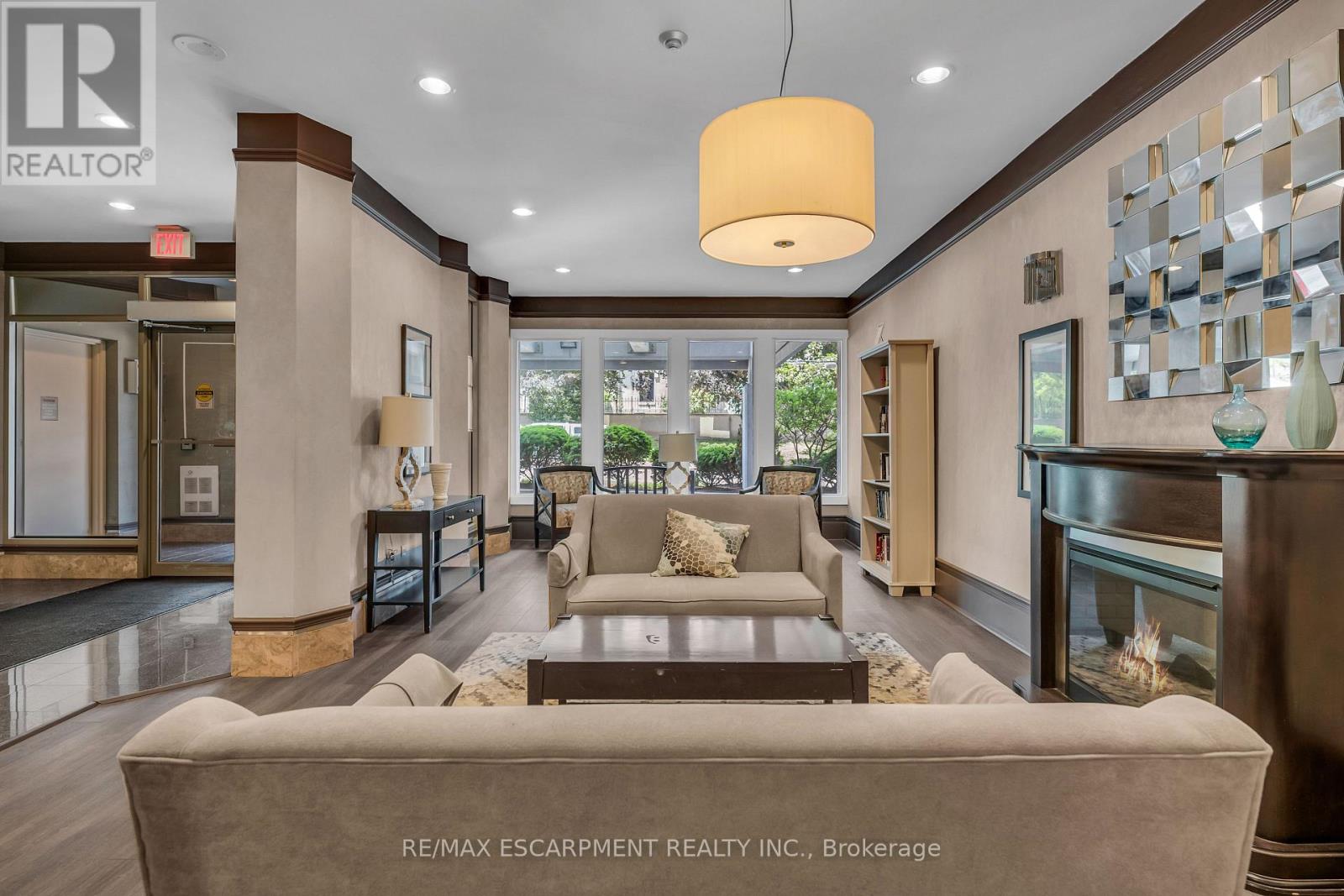 203 - 67 Caroline Street S, Hamilton, Ontario  L8P 3K6 - Photo 4 - X12672232