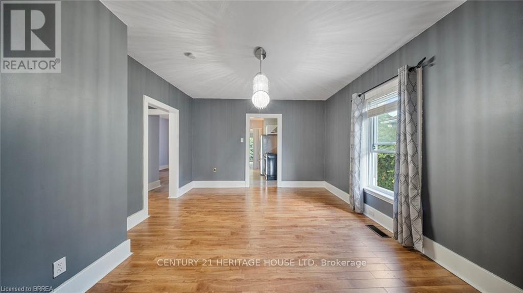 35 Salisbury Avenue, Brantford, Ontario  N3S 1M6 - Photo 7 - X12672316