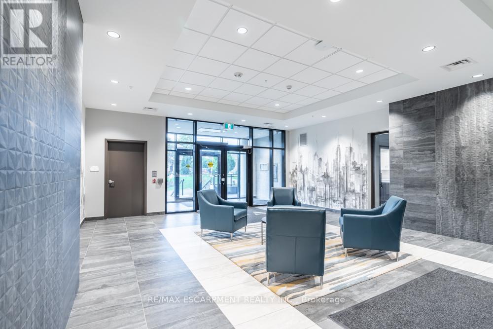 305 - 30 Hamilton Street, Hamilton, Ontario  L8B 1V8 - Photo 3 - X12672412