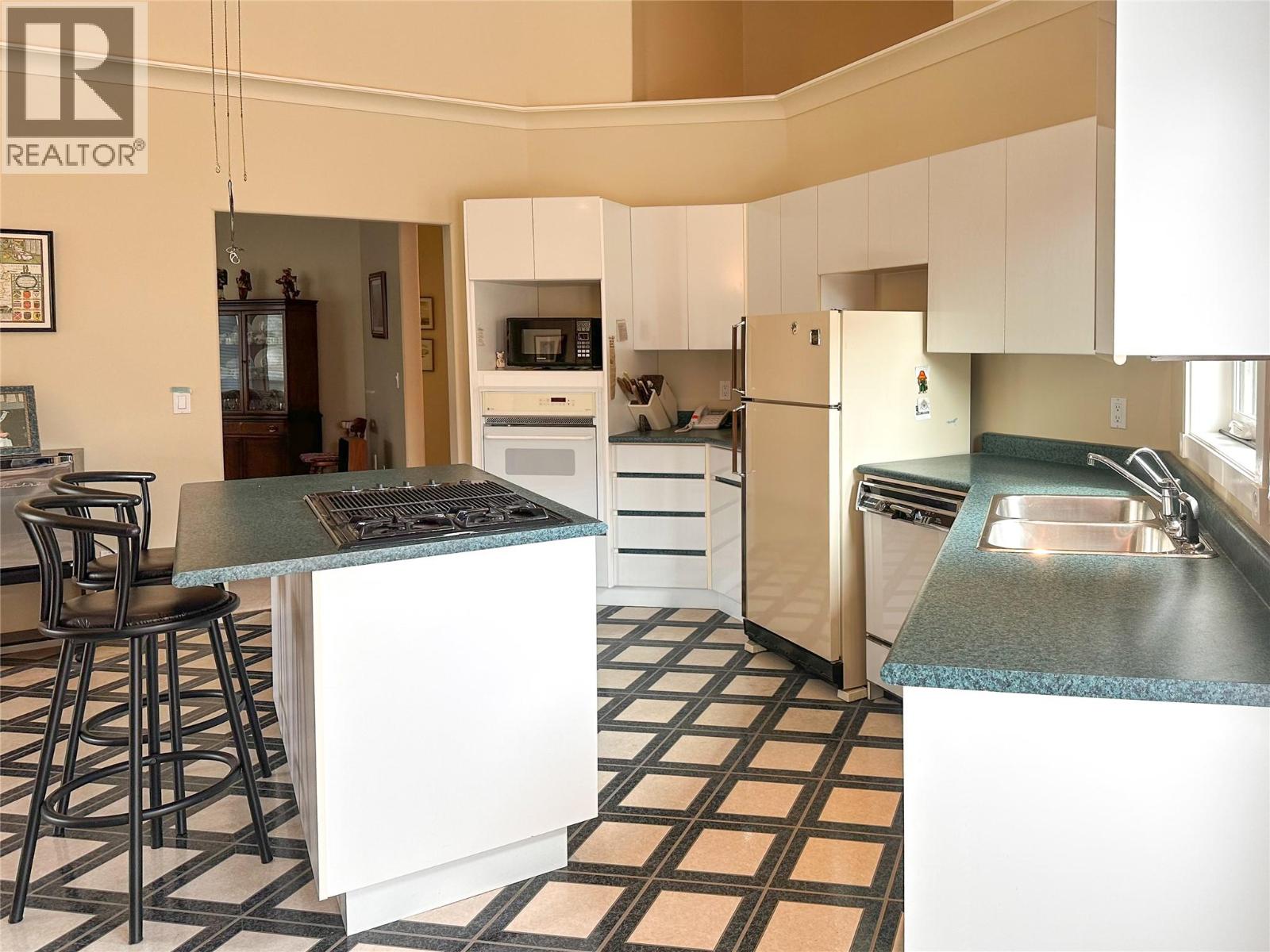 45 Hudsons Bay Trail Unit# 101, Kamloops, British Columbia  V2C 6N5 - Photo 12 - 10371975