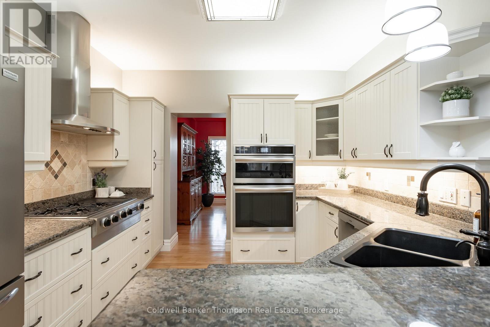 1259 Golf Course Road, Lake Of Bays, Ontario  P1H 2J6 - Photo 10 - X12583486