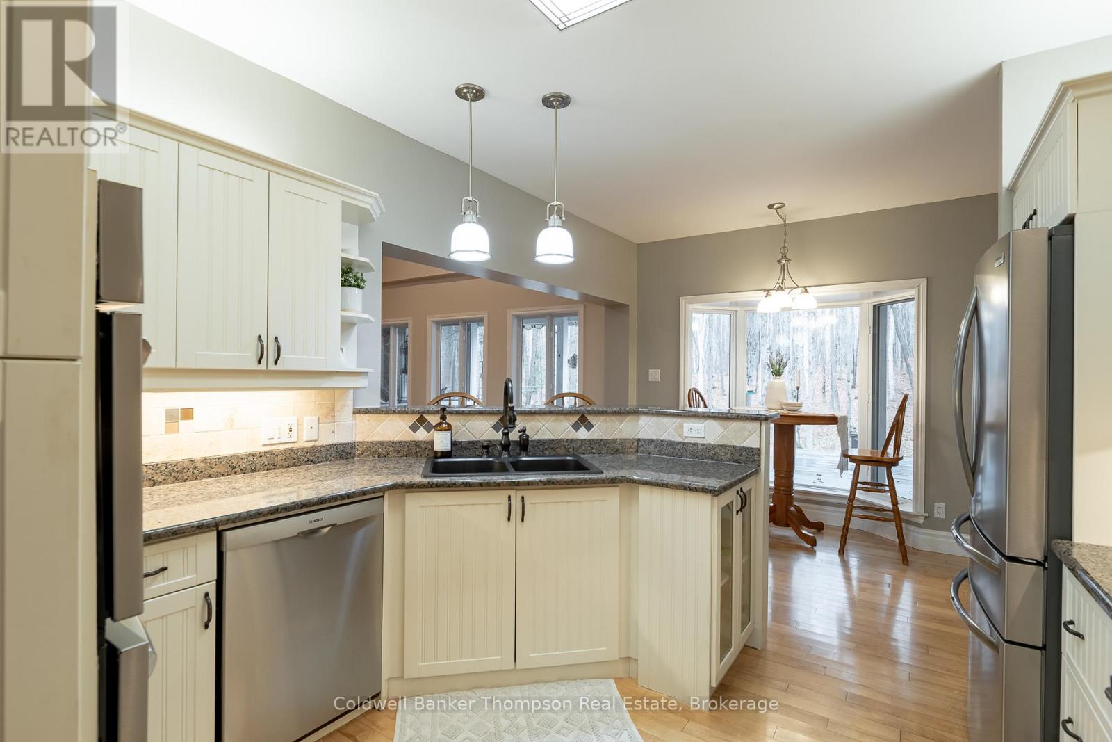 1259 Golf Course Road, Lake Of Bays, Ontario  P1H 2J6 - Photo 12 - X12583486